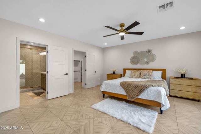 1540 E CHEERY LYNN Road, Phoenix, AZ 85014