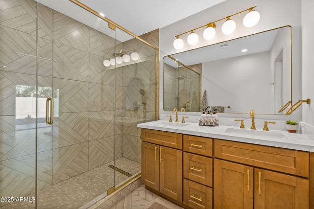 1540 E CHEERY LYNN Road, Phoenix, AZ 85014