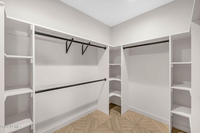 1540 E CHEERY LYNN Road, Phoenix, AZ 85014