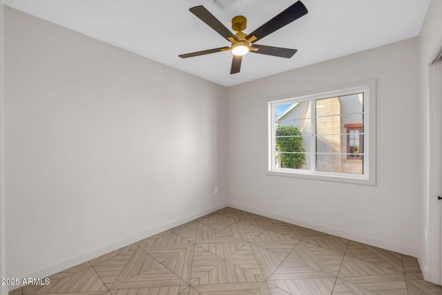 1540 E CHEERY LYNN Road, Phoenix, AZ 85014