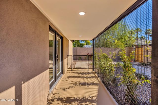 1540 E CHEERY LYNN Road, Phoenix, AZ 85014