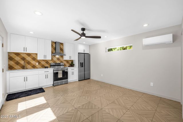 1540 E CHEERY LYNN Road, Phoenix, AZ 85014