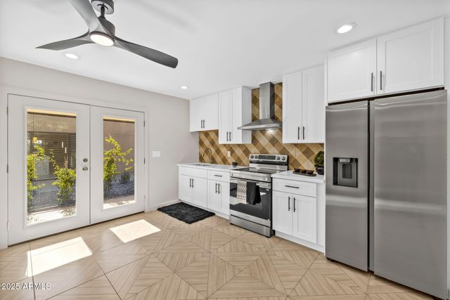 1540 E CHEERY LYNN Road, Phoenix, AZ 85014