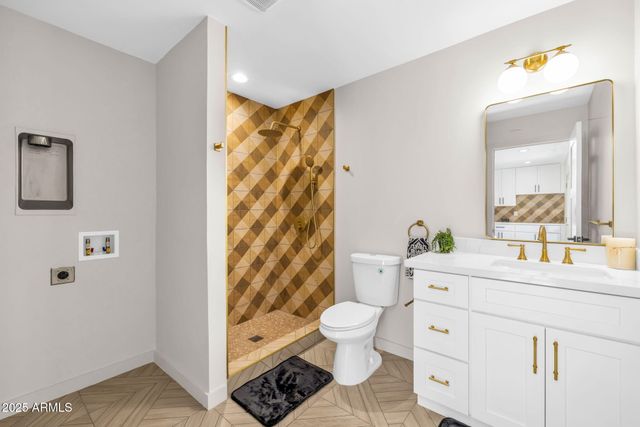 1540 E CHEERY LYNN Road, Phoenix, AZ 85014