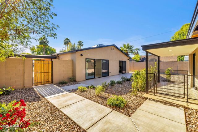 1540 E CHEERY LYNN Road, Phoenix, AZ 85014