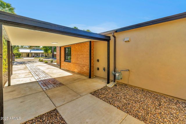1540 E CHEERY LYNN Road, Phoenix, AZ 85014