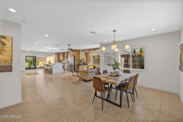 1540 E CHEERY LYNN Road, Phoenix, AZ 85014