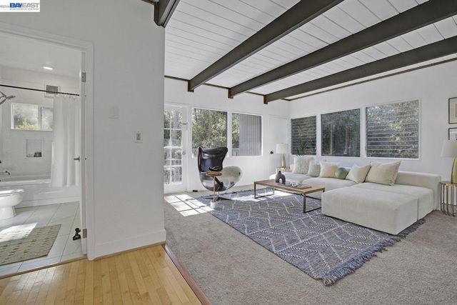 6956 6956 Sayre Drive, Oakland, CA 94611