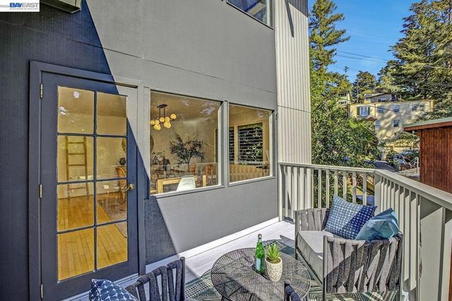 6956 6956 Sayre Drive, Oakland, CA 94611