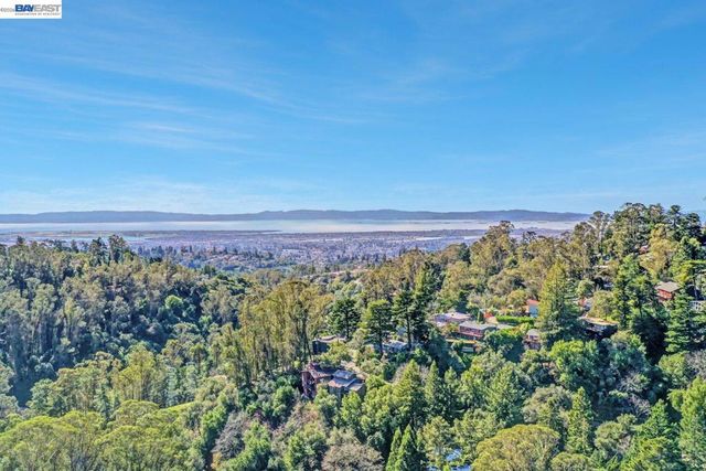 6956 6956 Sayre Drive, Oakland, CA 94611