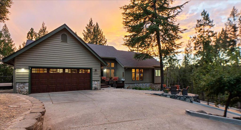 22850 Pine Lake Dr, Colfax, CA 95713
