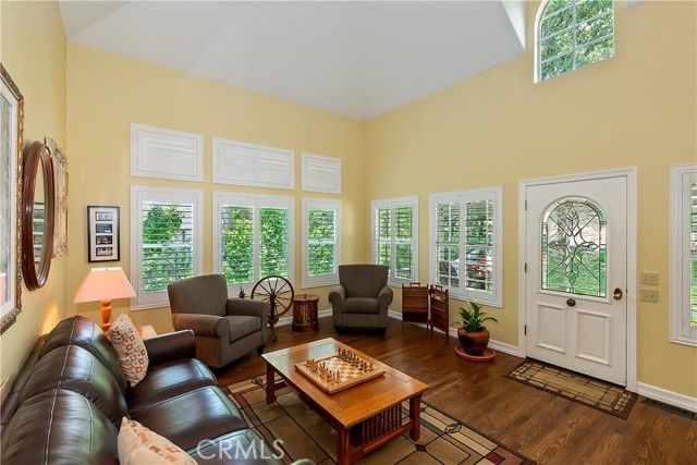 27781 St Bernard Lane, Lake Arrowhead, CA 92352