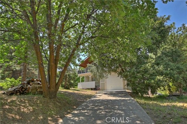 27781 St Bernard Lane, Lake Arrowhead, CA 92352