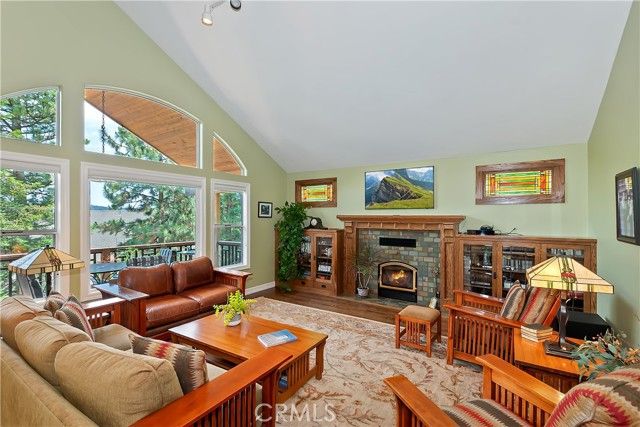 27781 St Bernard Lane, Lake Arrowhead, CA 92352