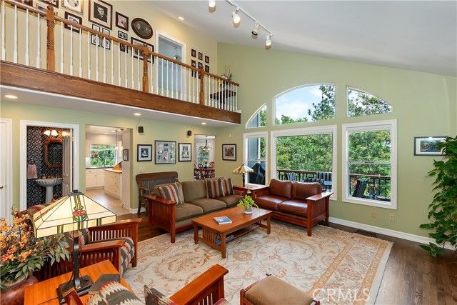 27781 St Bernard Lane, Lake Arrowhead, CA 92352