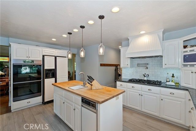 27781 St Bernard Lane, Lake Arrowhead, CA 92352