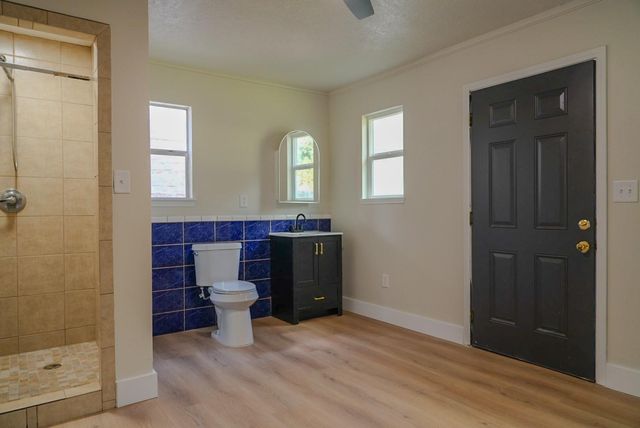 800 Rosewood Drive, Baytown, TX 77520