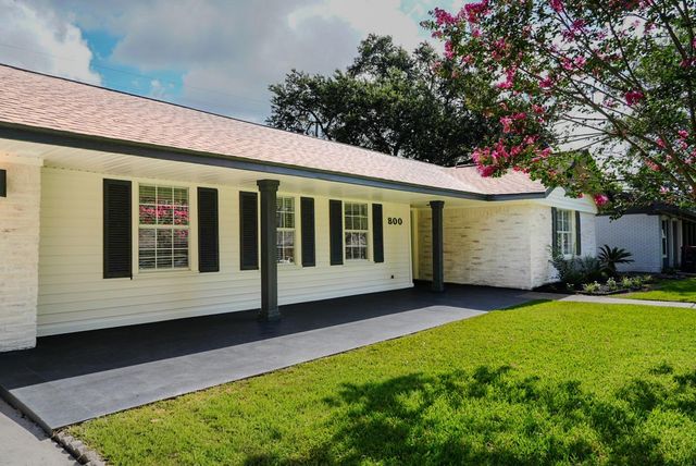 800 Rosewood Drive, Baytown, TX 77520