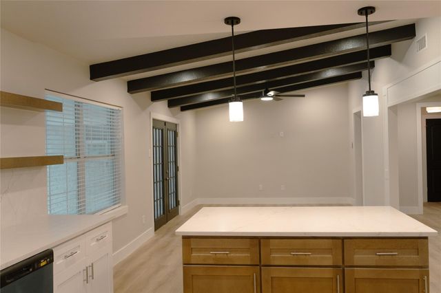 800 Rosewood Drive, Baytown, TX 77520