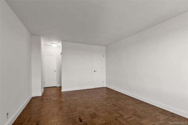 166-25 powells cove Boulevard 17G, Beechhurst, NY 11357