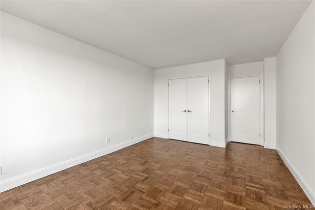 166-25 powells cove Boulevard 17G, Beechhurst, NY 11357