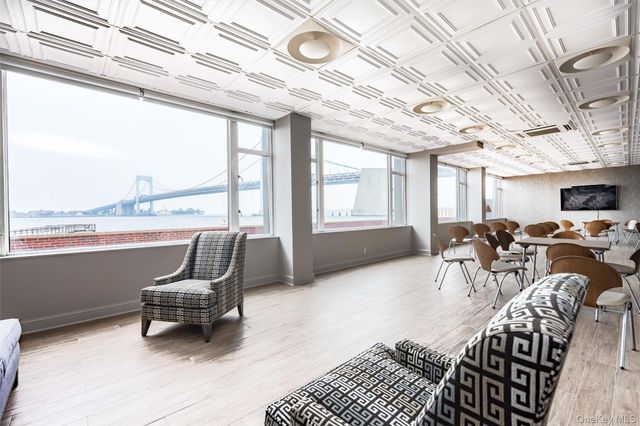 166-25 powells cove Boulevard 17G, Beechhurst, NY 11357
