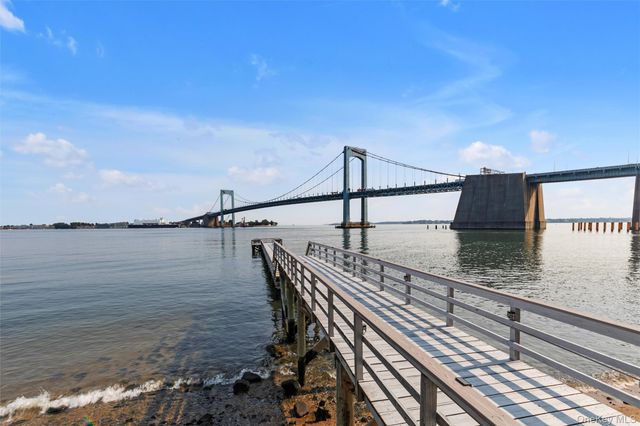 166-25 powells cove Boulevard 17G, Beechhurst, NY 11357