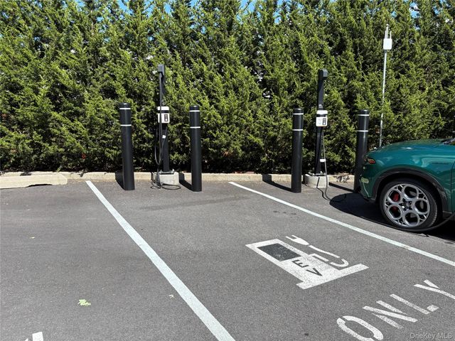 166-25 powells cove Boulevard 17G, Beechhurst, NY 11357