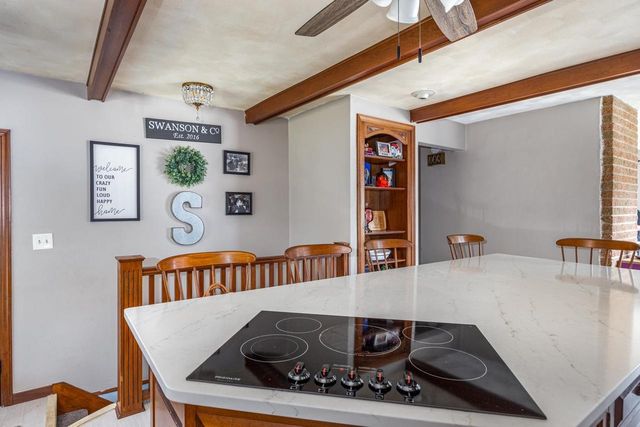 1380 LAKEVIEW LANE, Menasha, WI 54952