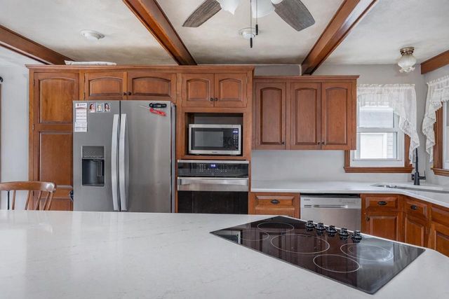 1380 LAKEVIEW LANE, Menasha, WI 54952