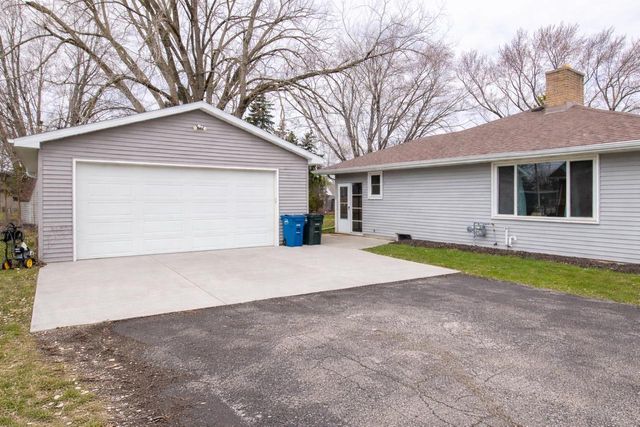 1380 LAKEVIEW LANE, Menasha, WI 54952