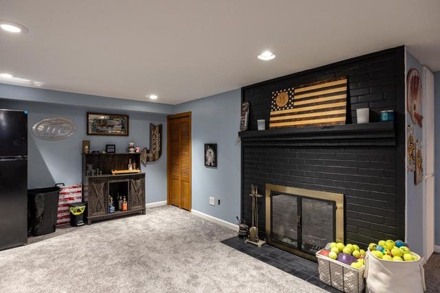 1380 LAKEVIEW LANE, Menasha, WI 54952