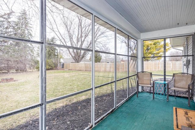 1380 LAKEVIEW LANE, Menasha, WI 54952