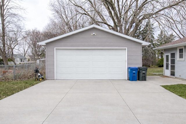 1380 LAKEVIEW LANE, Menasha, WI 54952
