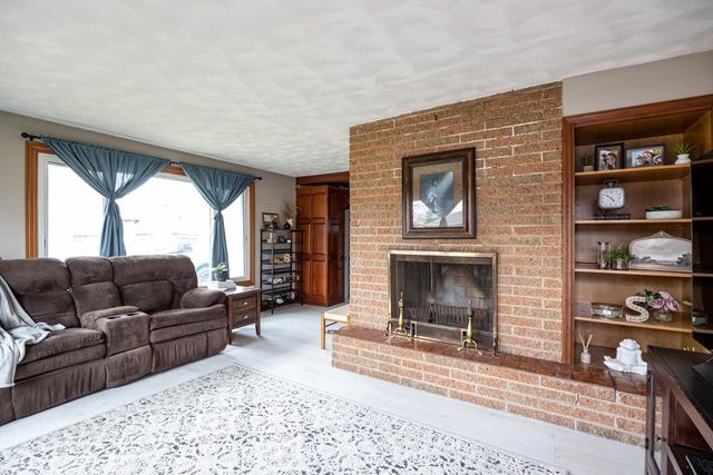 1380 LAKEVIEW LANE, Menasha, WI 54952