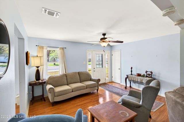 3408 Beachview Drive, Ocean Springs, MS 39564