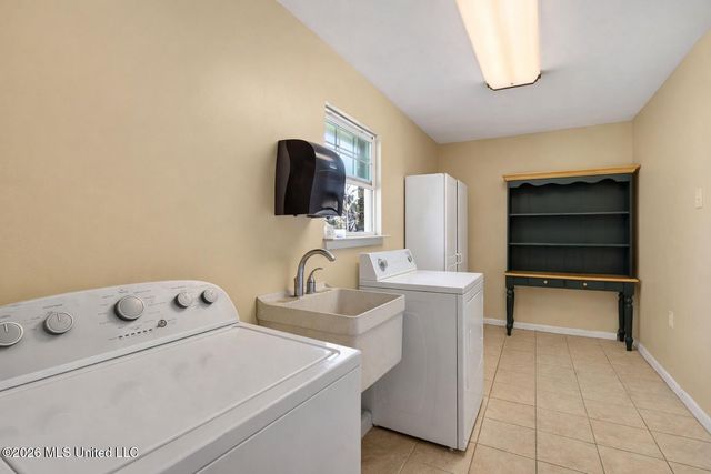 3408 Beachview Drive, Ocean Springs, MS 39564