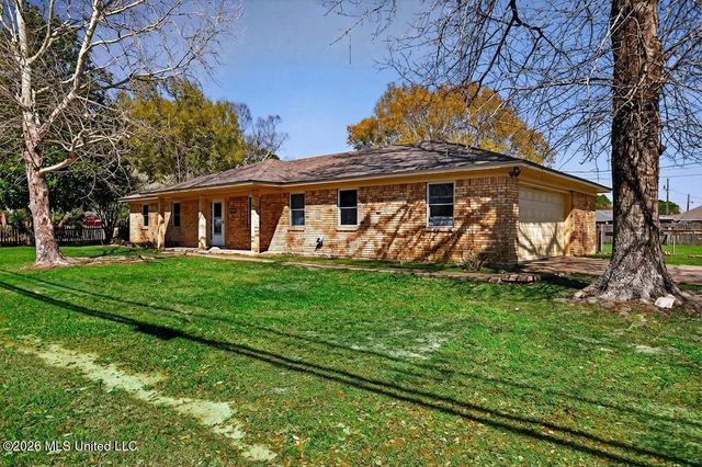 3408 Beachview Drive, Ocean Springs, MS 39564