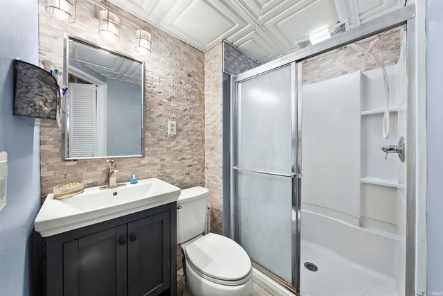 1402 Hawthorne Drive, Vincennes, IN 47591