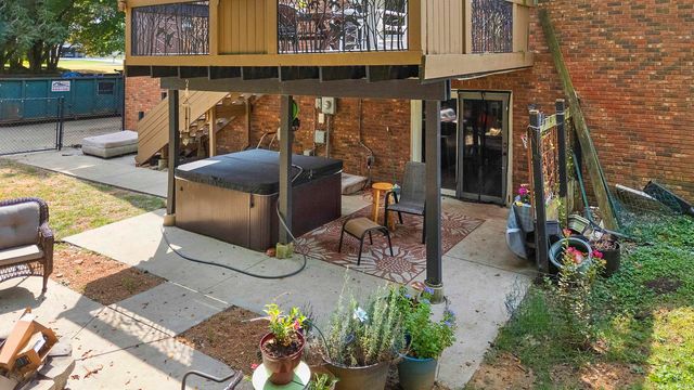 1402 Hawthorne Drive, Vincennes, IN 47591