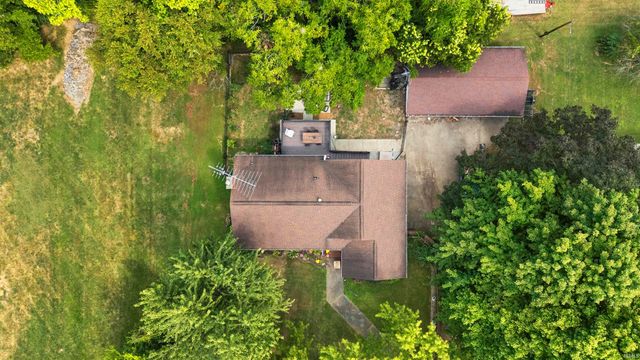 1402 Hawthorne Drive, Vincennes, IN 47591