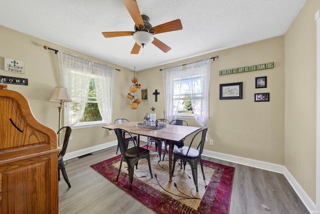 1402 Hawthorne Drive, Vincennes, IN 47591