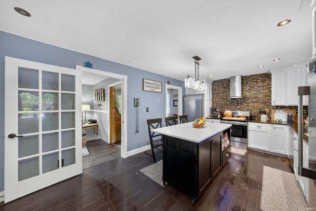 1402 Hawthorne Drive, Vincennes, IN 47591