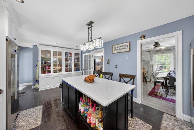 1402 Hawthorne Drive, Vincennes, IN 47591