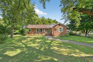 1402 Hawthorne Drive, Vincennes, IN 47591