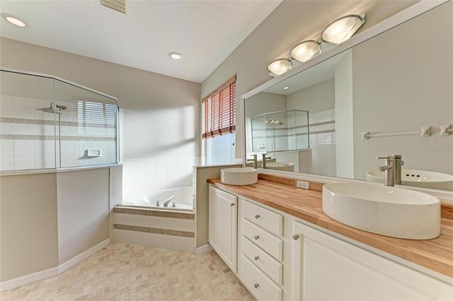 6518 FIELD SPARROW GLEN, Lakewood Ranch, FL 34202