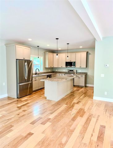197 Maxson Hill Road, Hopkinton, RI 02833