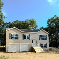 197 Maxson Hill Road, Hopkinton, RI 02833
