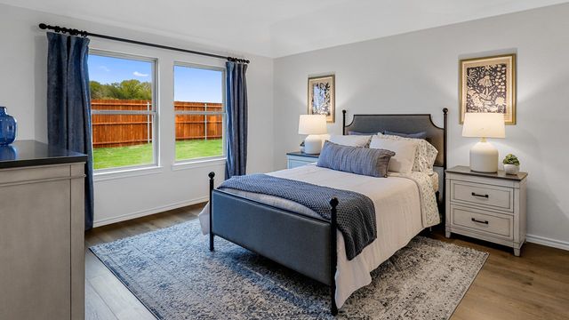 3102 Charleston Drive, Ennis, TX 75119