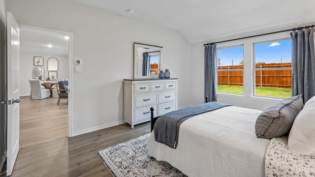 3102 Charleston Drive, Ennis, TX 75119